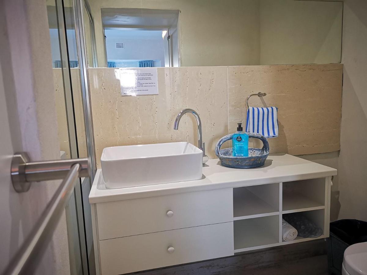 Rachawadee Accomodation​ & Health Spa Simonʼs Town Extérieur photo